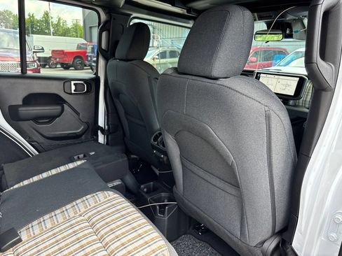 Used 2026 Jeep Wrangler Unlimited Sport AWD/4WD image 8