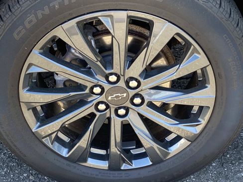Used 2023 Chevrolet Traverse RS AWD/4WD image 32