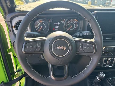 Used 2025 Jeep Wrangler Unlimited Sport AWD/4WD image 28