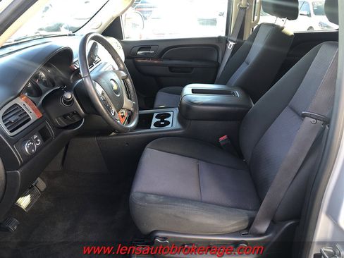 Used 2012 Chevrolet Avalanche LS w/ Convenience Package image 11
