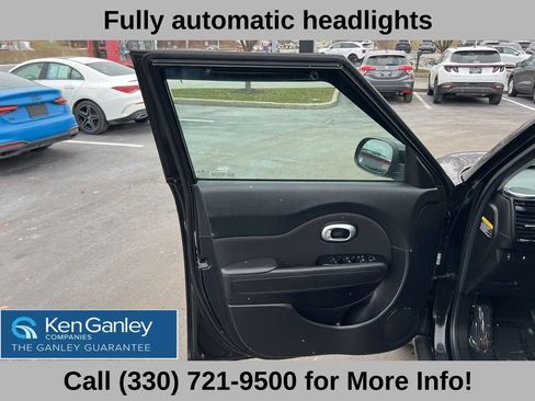 Used 2016 Kia Soul + image 25