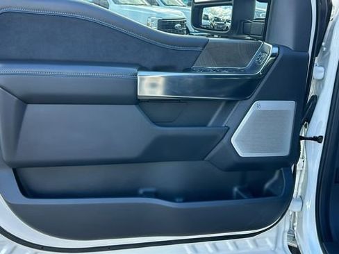 Certified 2025 Ford F450 Platinum w/ FX4 Off-Road Package image 16