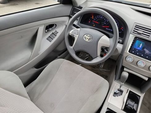 Used 2011 Toyota Camry image 14