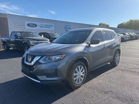 Used 2017 Nissan Rogue S FWD image 1