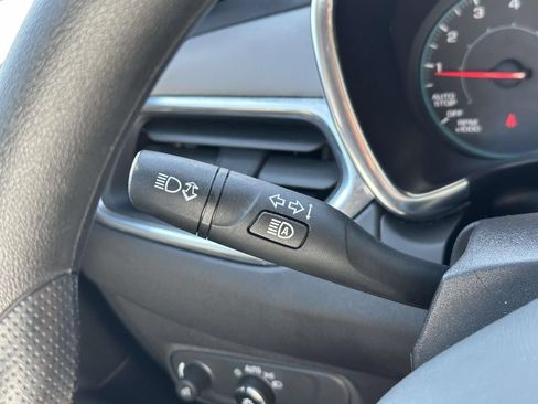 Used 2023 Chevrolet Equinox LS FWD image 29