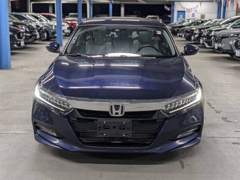 Used 2019 Honda Accord Touring image 2