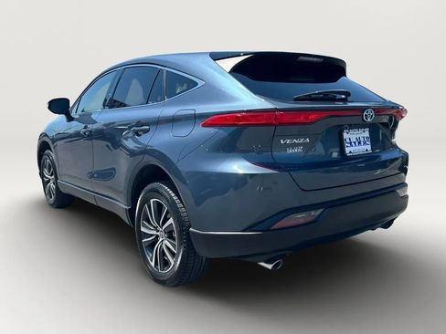 Used 2024 Toyota Venza LE AWD/4WD image 5