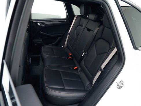 Used 2022 Porsche Macan image 30