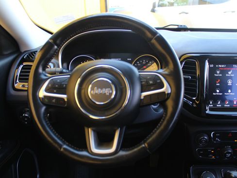 Used 2018 Jeep Compass Limited w/ Navigation Group AWD/4WD image 12