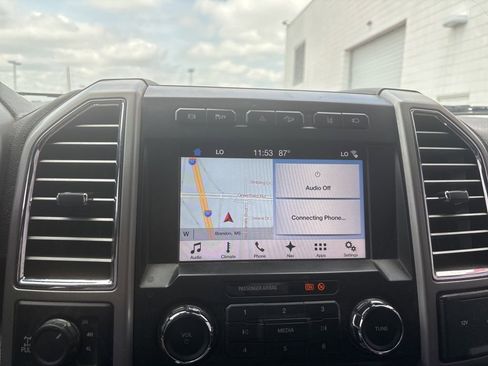 Used 2017 Ford F250 Lariat w/ Lariat Ultimate Package AWD/4WD image 12