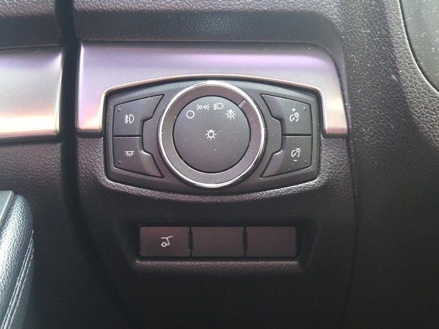 Used 2018 Ford Explorer XLT w/ Equipment Group 202A AWD/4WD image 27