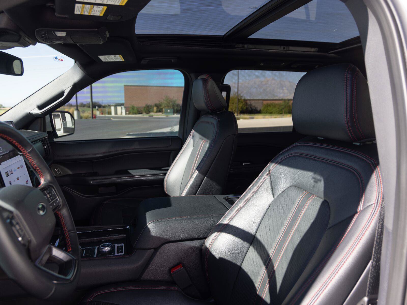 Used 2024 Ford Expedition Max Limited AWD/4WD image 17