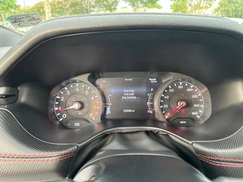 Used 2025 Jeep Compass Trailhawk AWD/4WD image 18