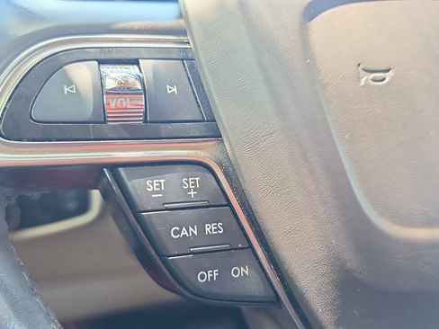 Used 2019 Lincoln Nautilus Reserve w/ Cargo Utility Package FWD image 13