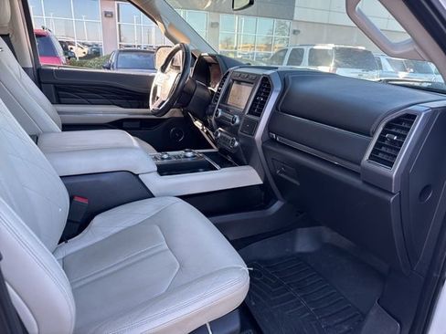Used 2019 Ford Expedition Platinum image 11