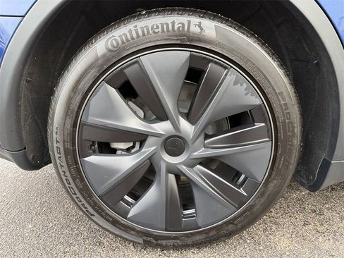 Used 2024 Tesla Model Y Long Range image 17