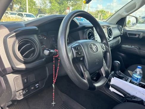 Used 2020 Toyota Tacoma SR AWD/4WD image 15