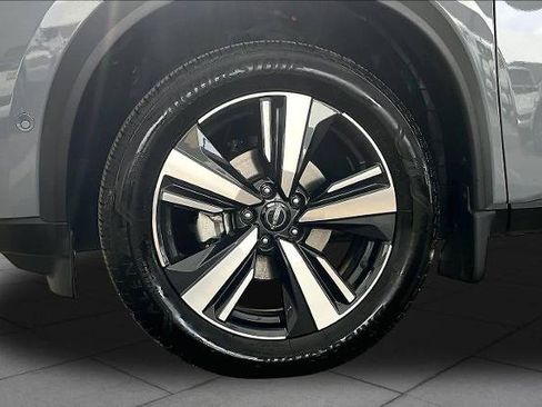 Certified 2023 Nissan Rogue Platinum w/ Platinum Premium Package FWD image 11