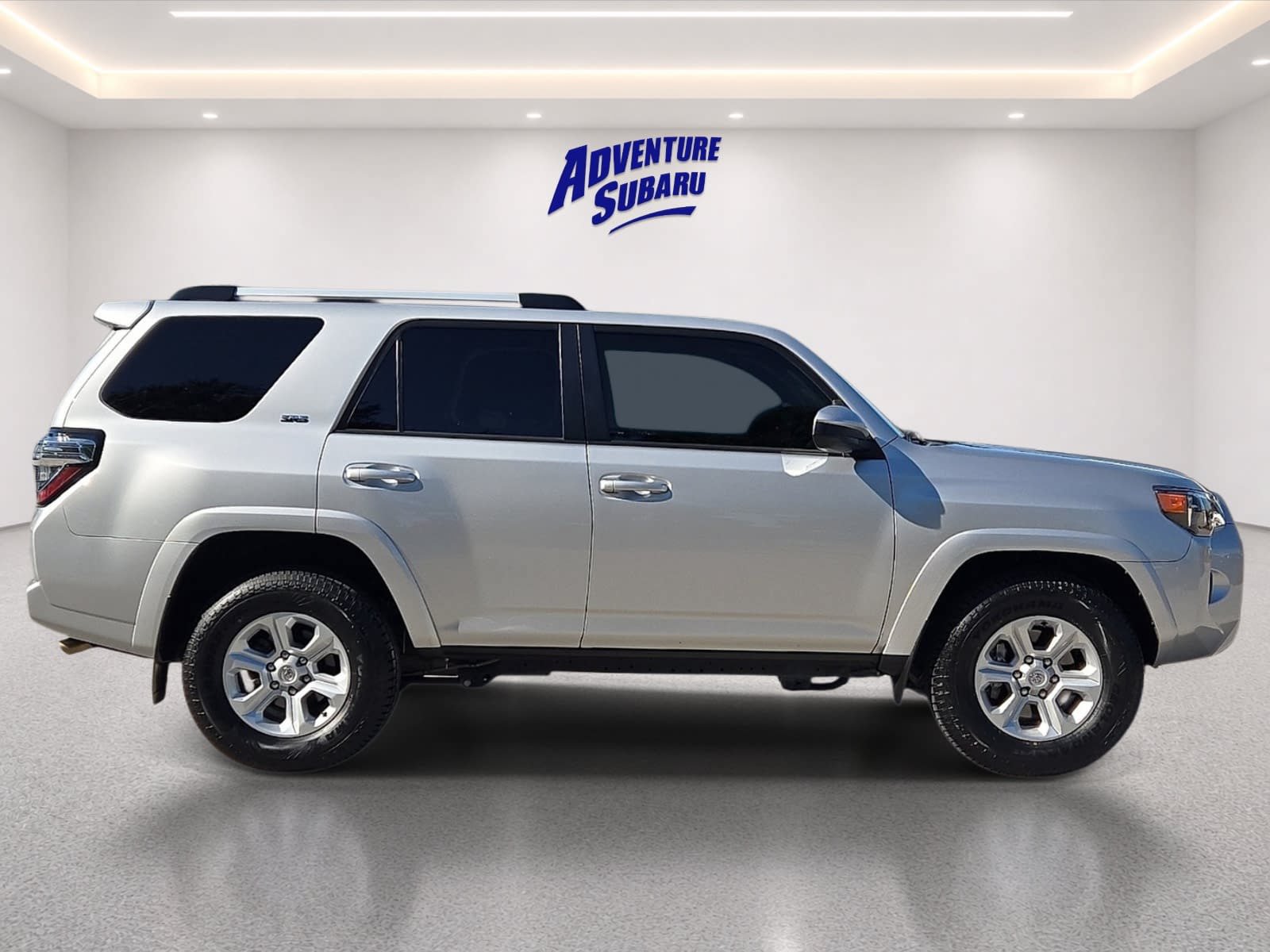Used 2024 Toyota 4Runner SR5 RWD image 7