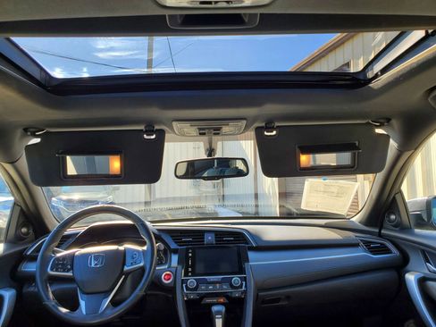 Used 2018 Honda Civic EX-L image 2