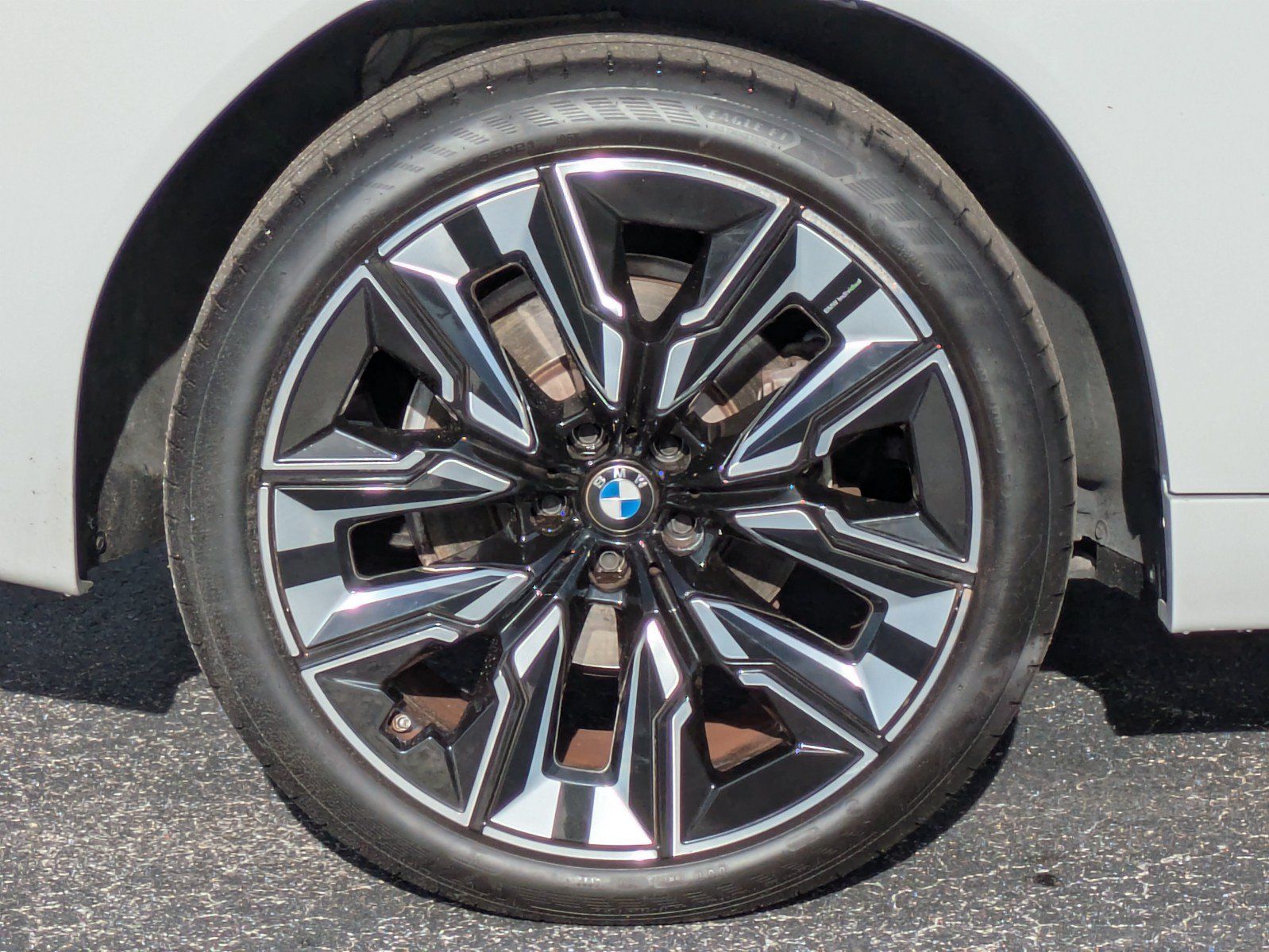 Used 2025 BMW X3 xDrive30i w/ M Sport Package AWD/4WD image 9