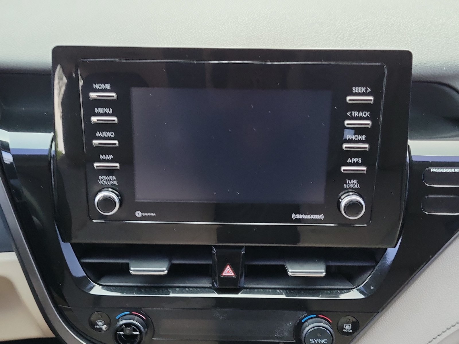 Used 2022 Toyota Camry LE FWD image 16