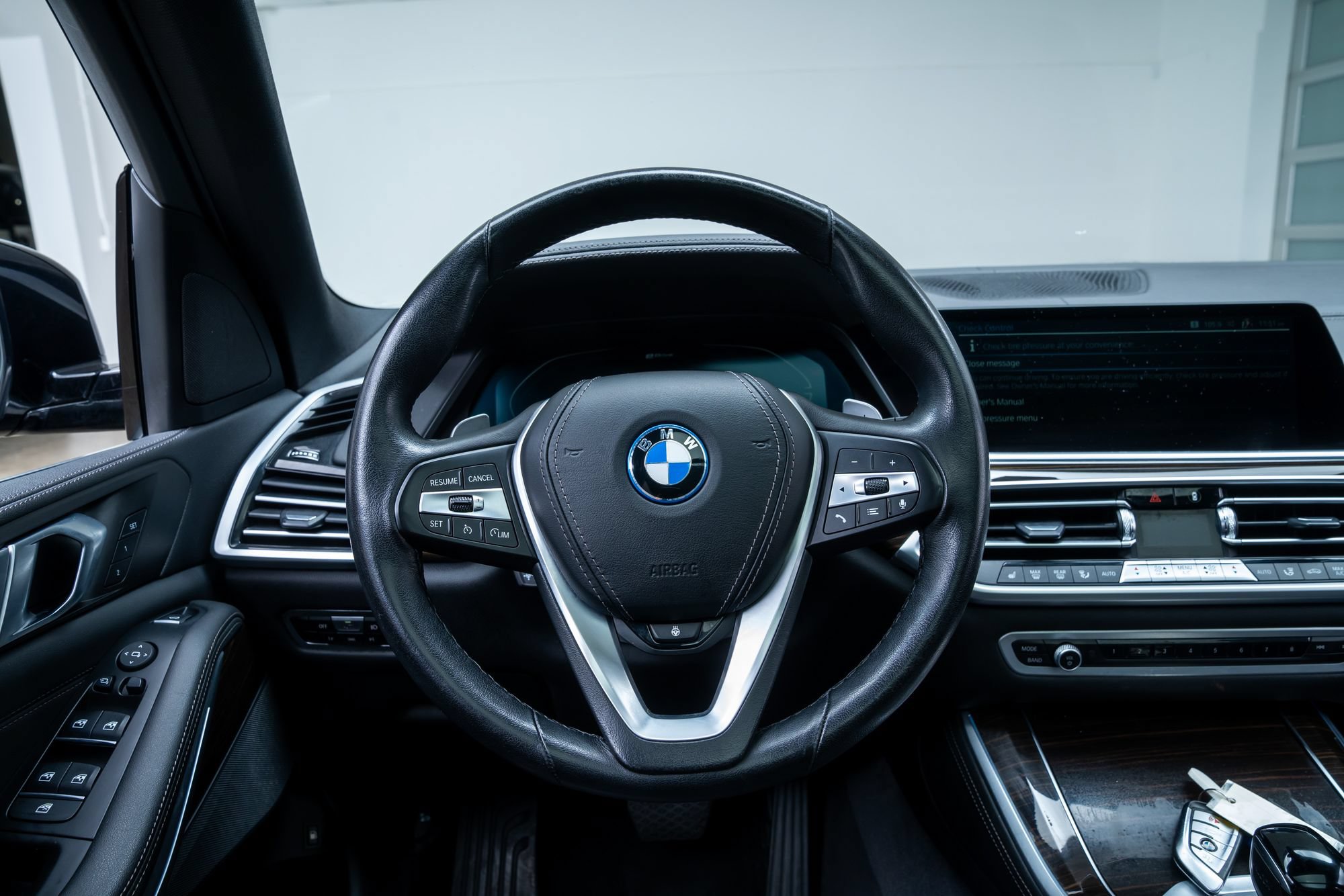 Used 2023 BMW X5 xDrive45e AWD/4WD image 11