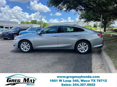 Used 2025 Chevrolet Malibu LT FWD image 4