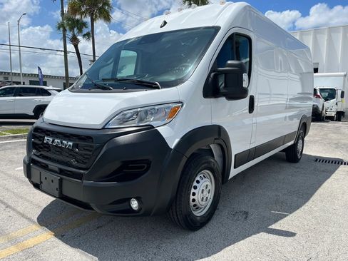 Used 2026 RAM ProMaster 2500 w/ Convenience Group FWD image 2