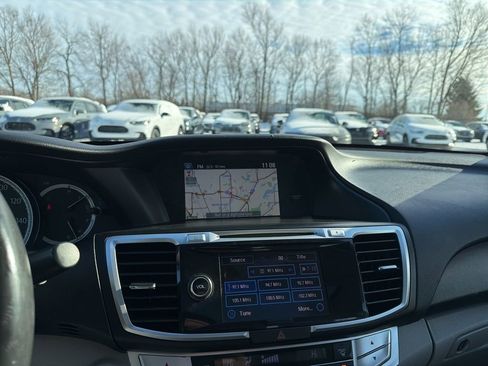 Used 2015 Honda Accord Touring image 15