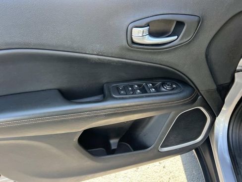 Used 2018 Jeep Compass Limited AWD/4WD image 15
