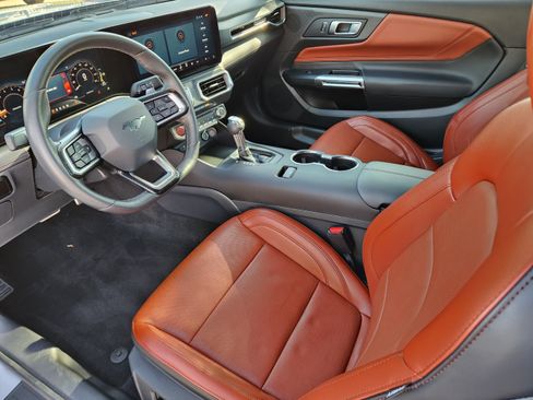 Used 2025 Ford Mustang GT Premium RWD image 6