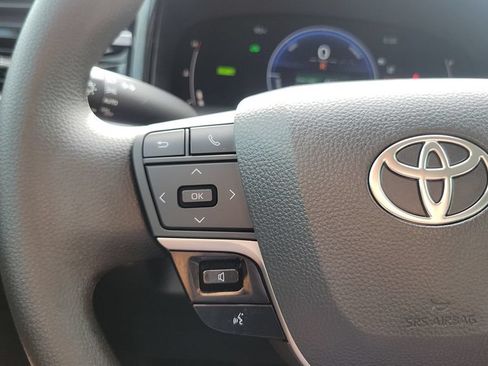 Certified 2025 Toyota Camry LE FWD image 19