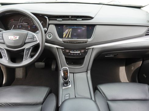 Used 2017 Cadillac XT5 Luxury w/ Driver Awareness Package image 28