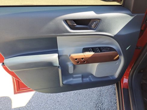 Used 2022 Ford Maverick Lariat w/ Equipment Group 500A Standard image 17