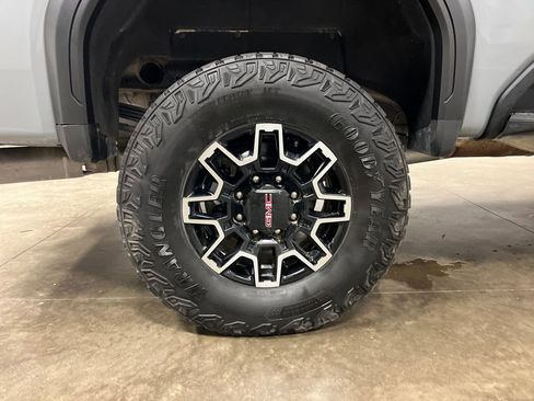 Certified 2024 GMC Sierra 2500 AT4X AWD/4WD image 10