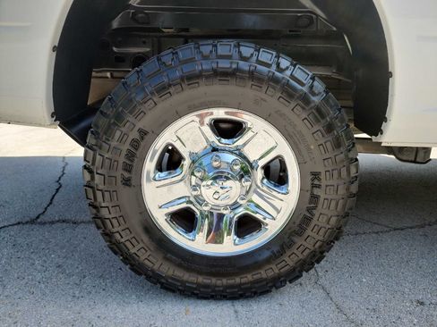Used 2017 RAM 2500 Tradesman w/ Chrome Appearance Group AWD/4WD image 11