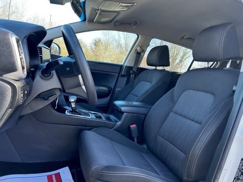 Used 2021 Kia Sportage LX image 12
