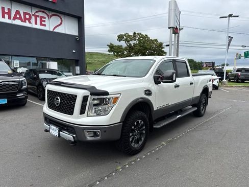 Used 2019 Nissan Titan PRO-4X w/ Pro-4x Convenience Package AWD/4WD image 2