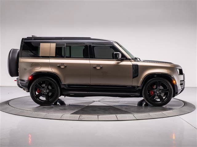 Used 2025 Land Rover Defender 110 X AWD/4WD image 6