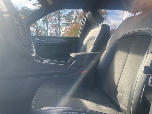 New 2025 Jeep Grand Cherokee L Altitude image 12