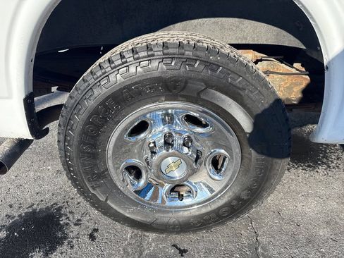 Used 2015 Chevrolet Express 2500 RWD image 29