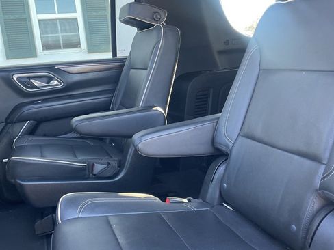 Used 2021 Chevrolet Suburban Premier w/ Premium Package image 36