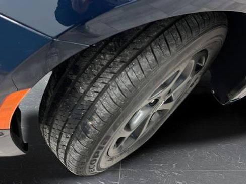 Used 2024 Chrysler Pacifica Select image 30