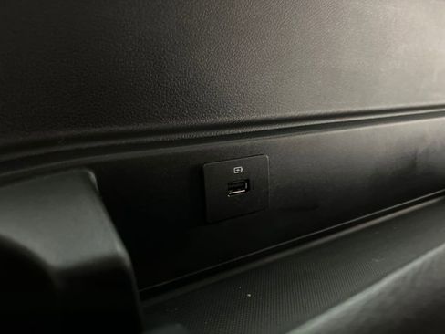 Used 2024 Ford Expedition Max XLT image 35