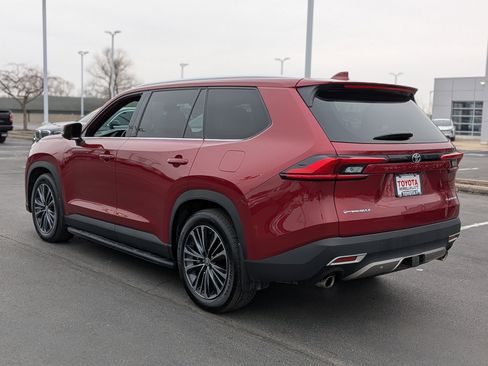 Used 2024 Toyota Grand Highlander AWD Hybrid image 6