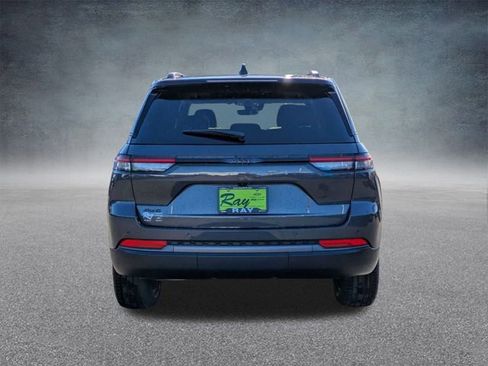 New 2026 Jeep Grand Cherokee Limited w/ Limited Altitude Package AWD/4WD image 4