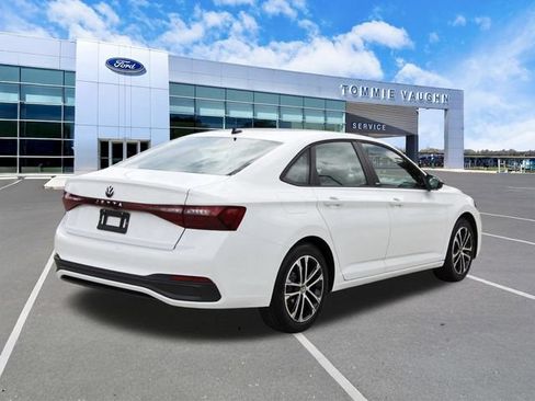 Used 2025 Volkswagen Jetta Sport FWD image 4