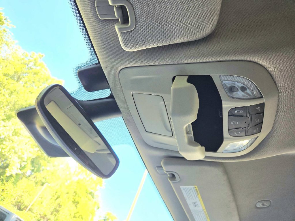 Used 2021 Chrysler Pacifica Touring-L FWD image 33