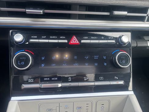 Used 2024 Hyundai Santa Fe Limited image 24